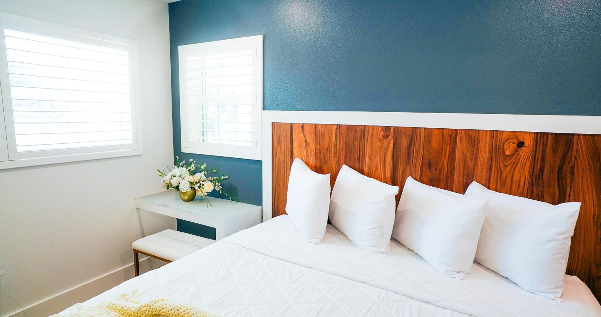קלירווטר ביץ' Ivory Sands Beach Suites מראה חיצוני תמונה