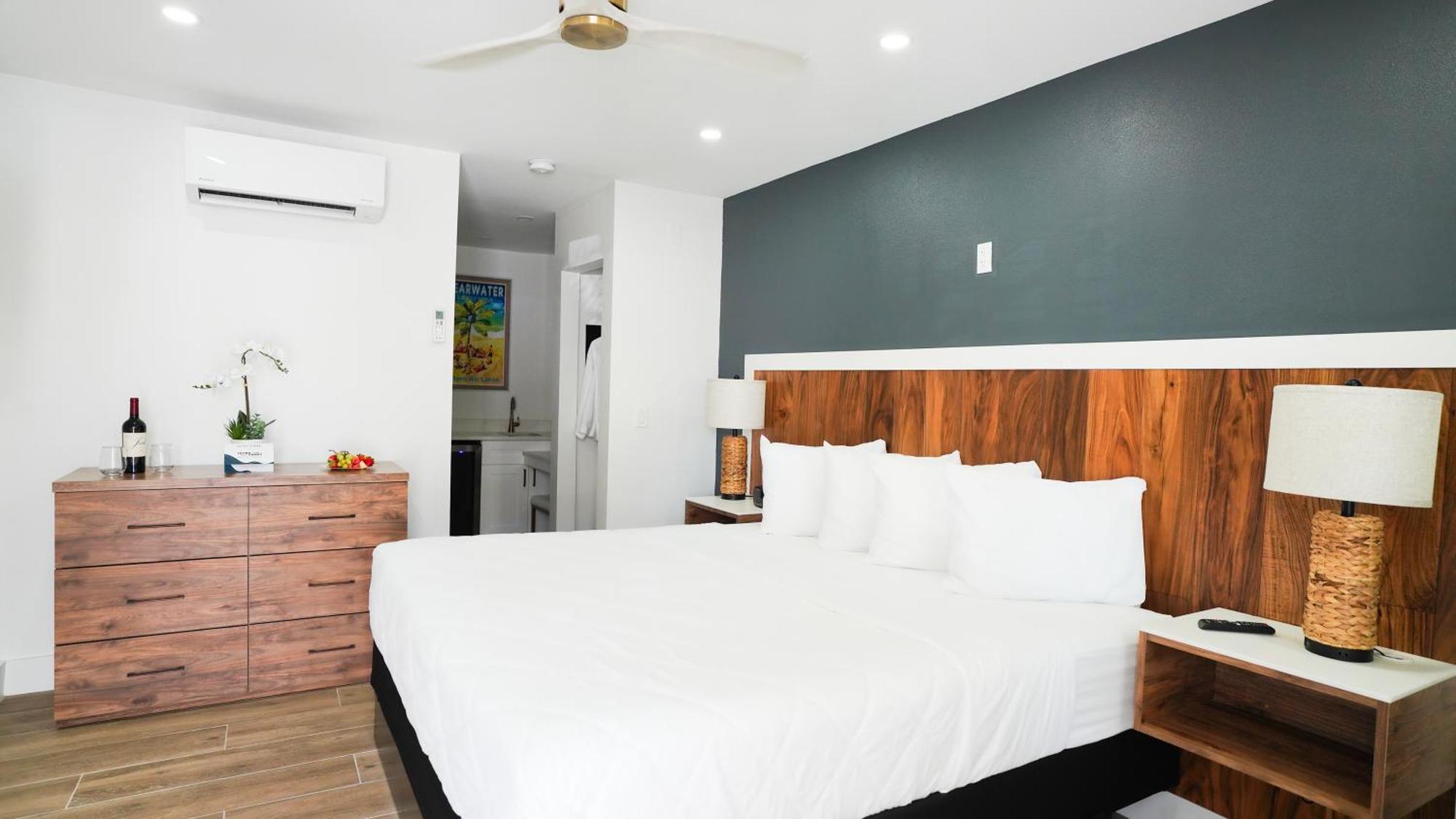 קלירווטר ביץ' Ivory Sands Beach Suites מראה חיצוני תמונה